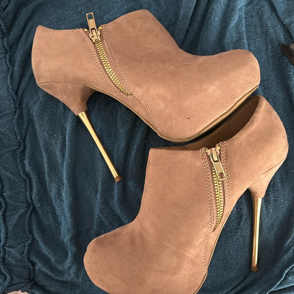 Round toe heel